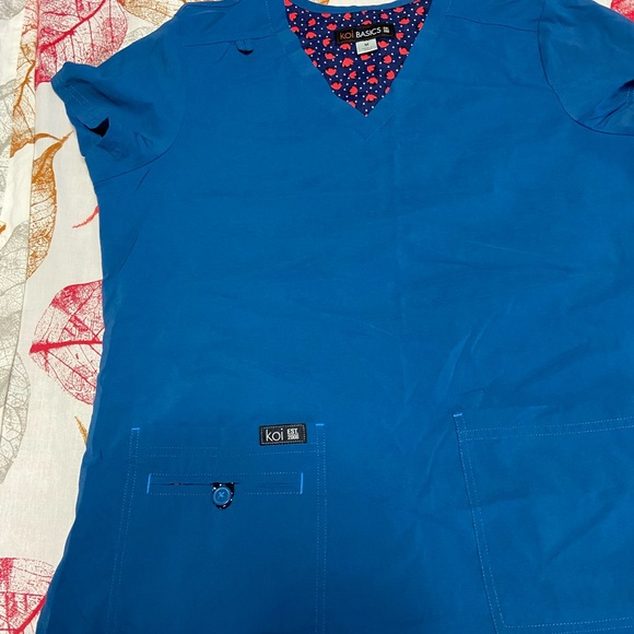 KOI BASICS V-Neck Cap Sleeve Scrub Top - Picture 6 of 7